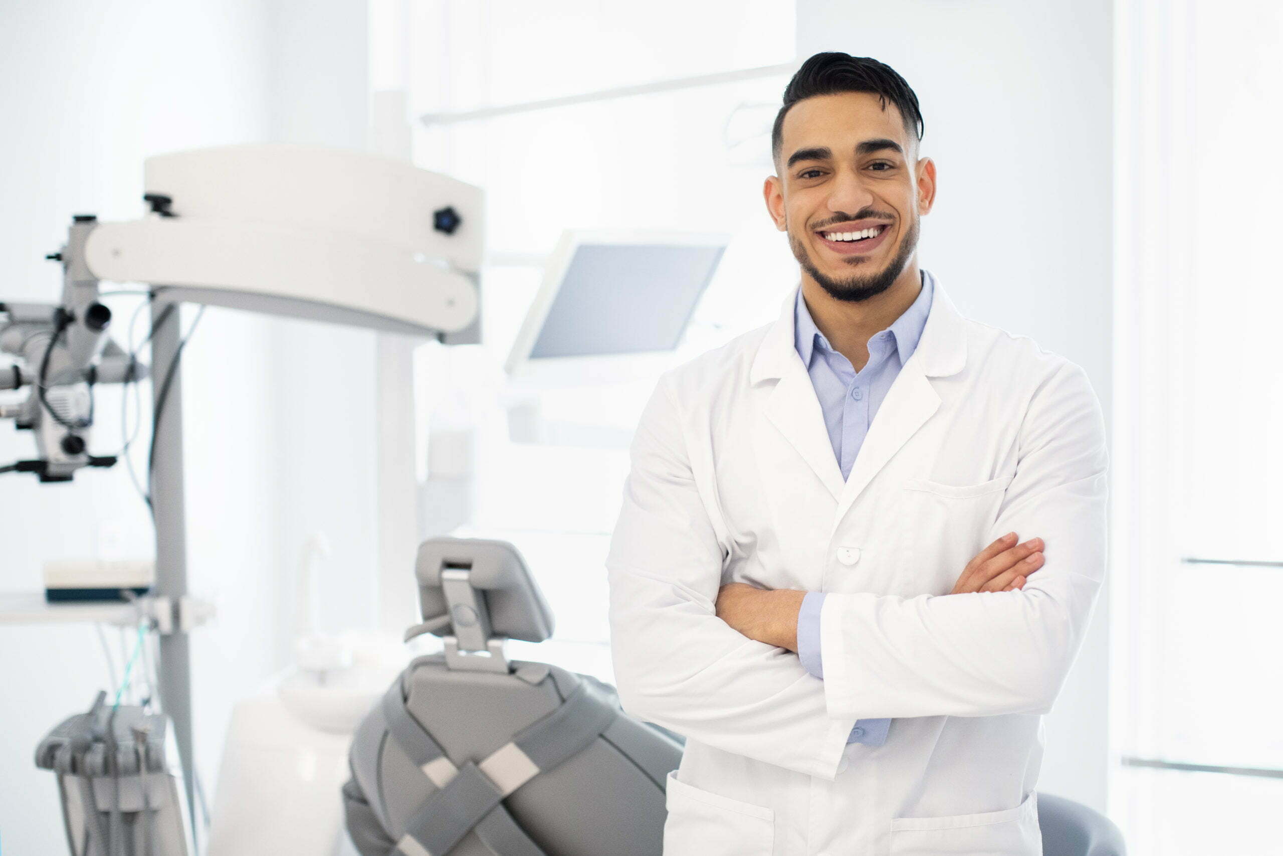 DENTAL DOCTOR STANDING
