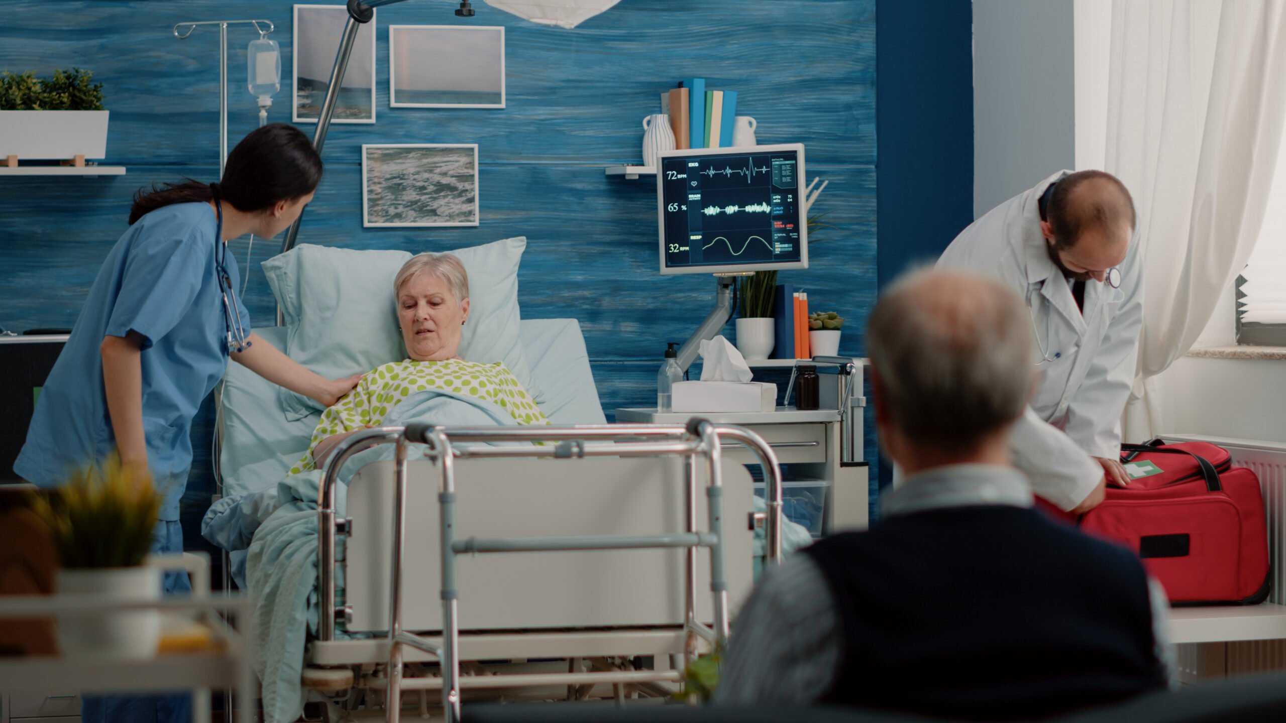 Challenges and Benefits of Working as a Travel ICU Nurse