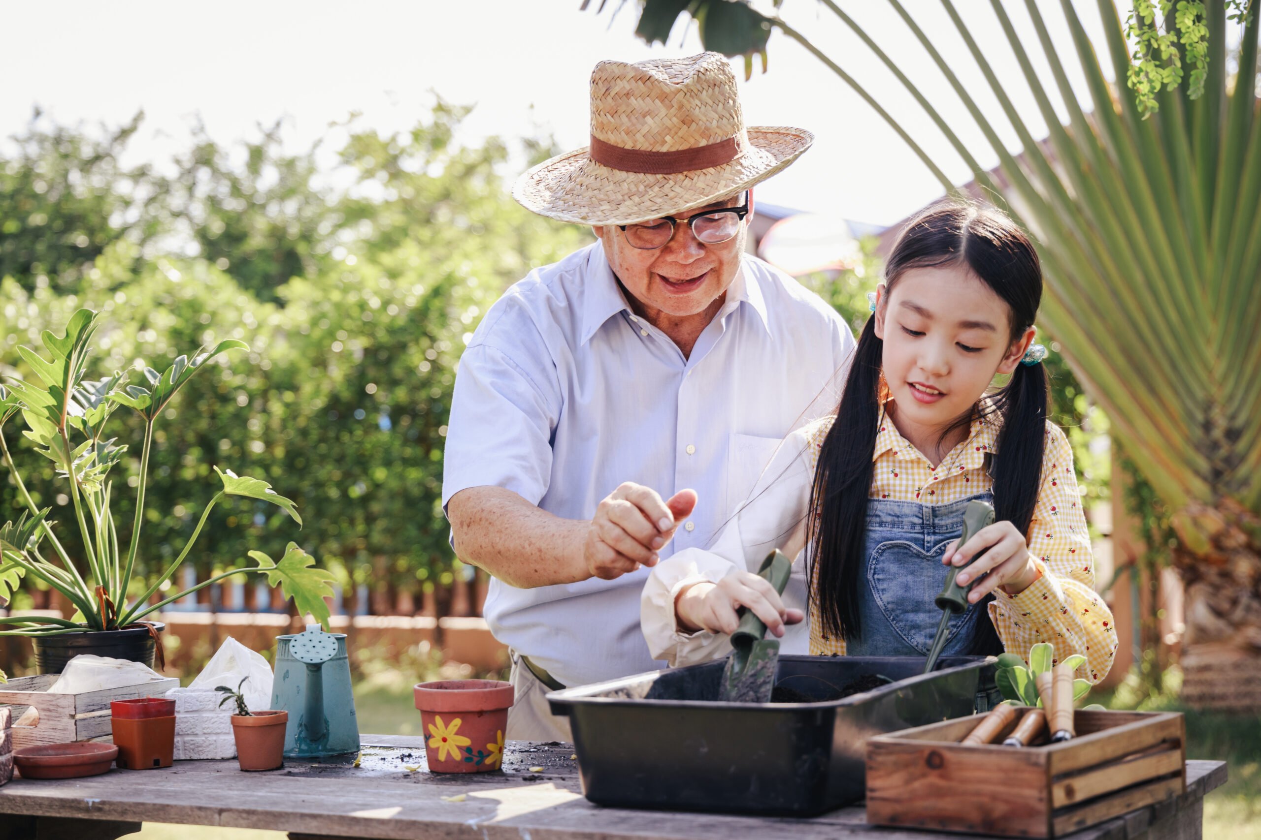 Fun Activities To Do With Your Grandparent in a Retirement Home